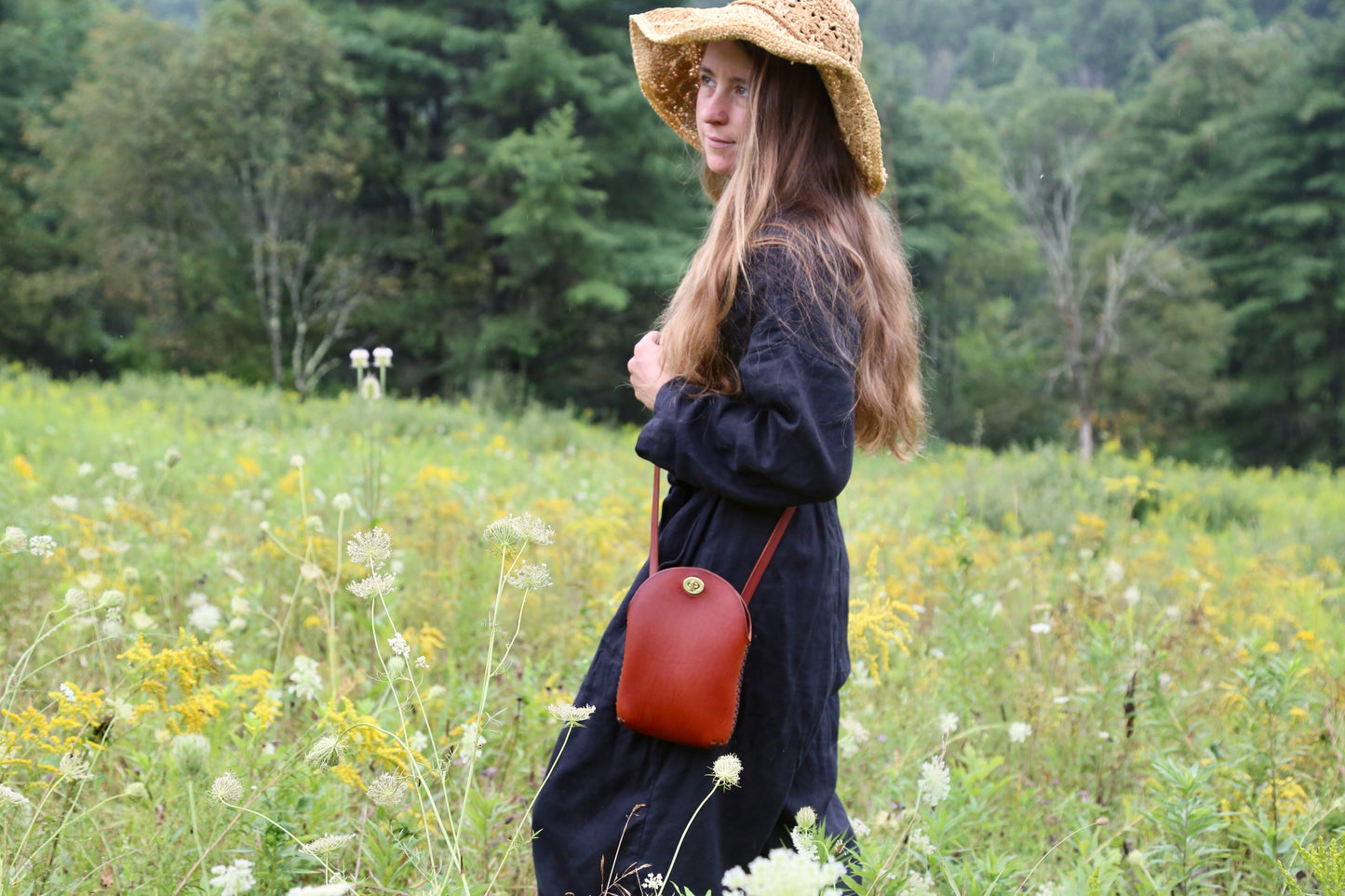 BOZOK Saffiano Leather Shoulder Bag for Women Leather Purse Minimalist  Clutch Handbag Wristlet (Black): Handbags: Amazon.com