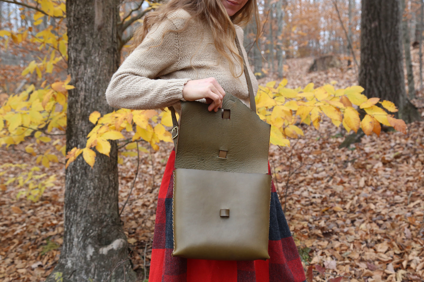 Small Messenger Bag in Olive Green