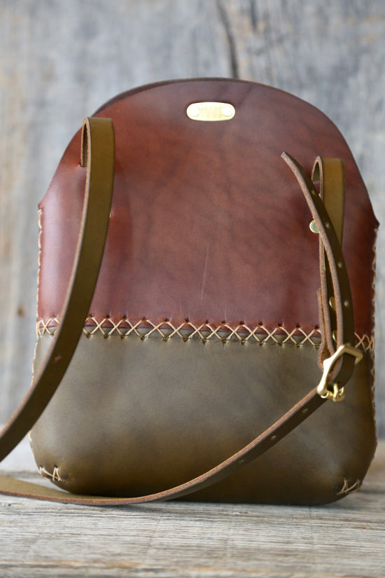 Minimalist messenger bag | Simons | Shop Women's Crossbody Bags Online |  Simons