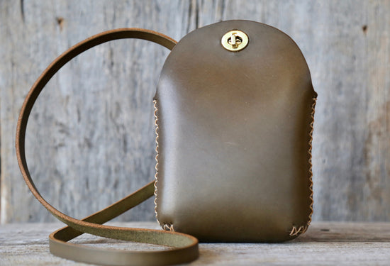 Load image into Gallery viewer, Olive Green Small Minimalist Crossbody Bag
